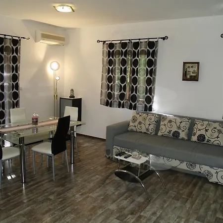 Pauletic Apartment